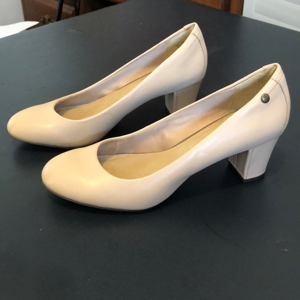 Hush Puppies Beige Pumps, Size 7-1/2